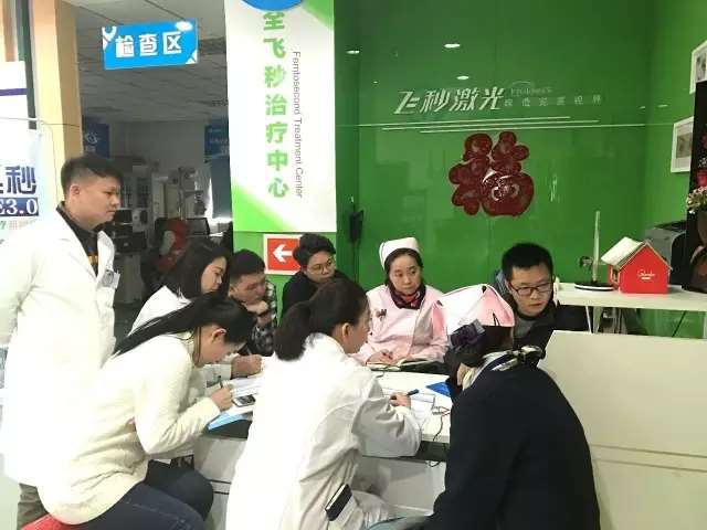 我院引进圆锥角膜治疗设备—角膜交联仪，近视手术双保险